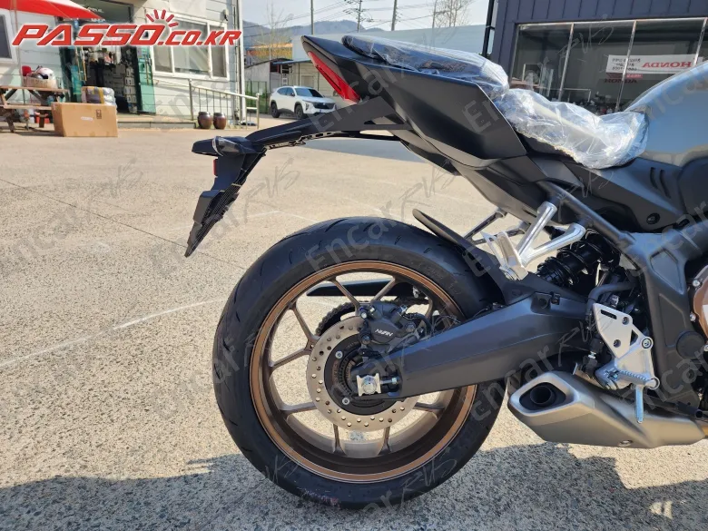 Honda Cb 650 R E-Clutch - фото 6