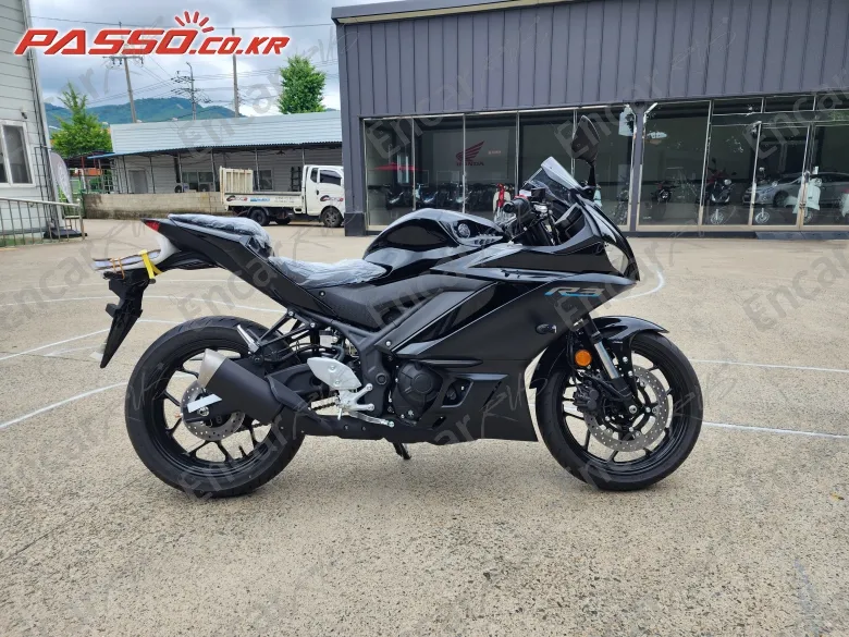 YAMAHA YZF R3 - фото 0