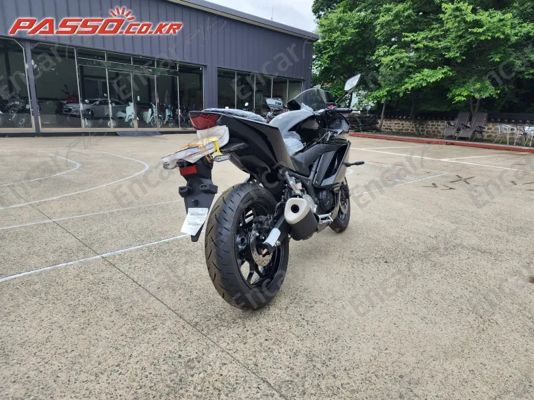 YAMAHA YZF R3 - фото 2