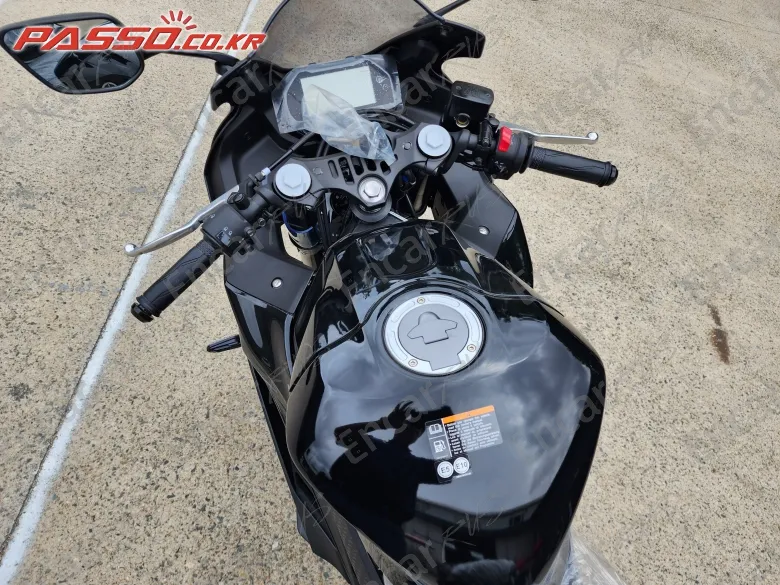 YAMAHA YZF R3 - фото 3
