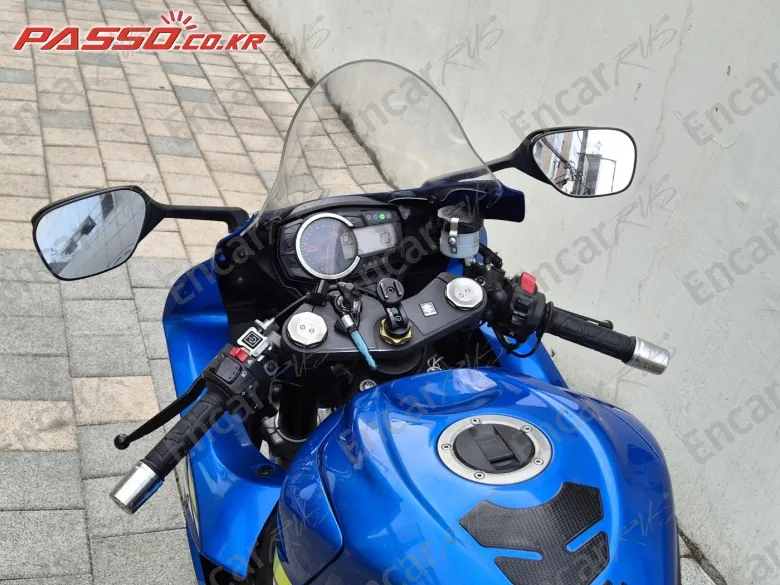 SUZUKI GSX R 600 - фото 3