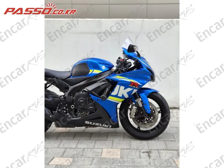 SUZUKI GSX R 600 - фото 4