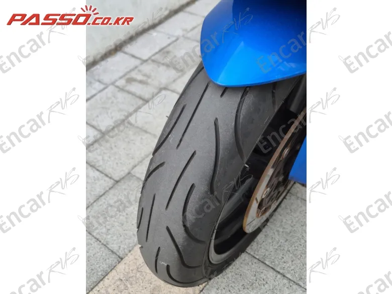 SUZUKI GSX R 600 - фото 5