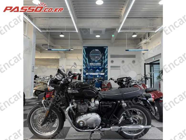 Triumph Bonneville T120 - фото 1