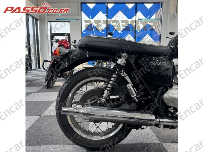 Triumph Bonneville T120 - фото 5