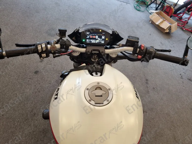 Ducati Monster 821 - фото 3