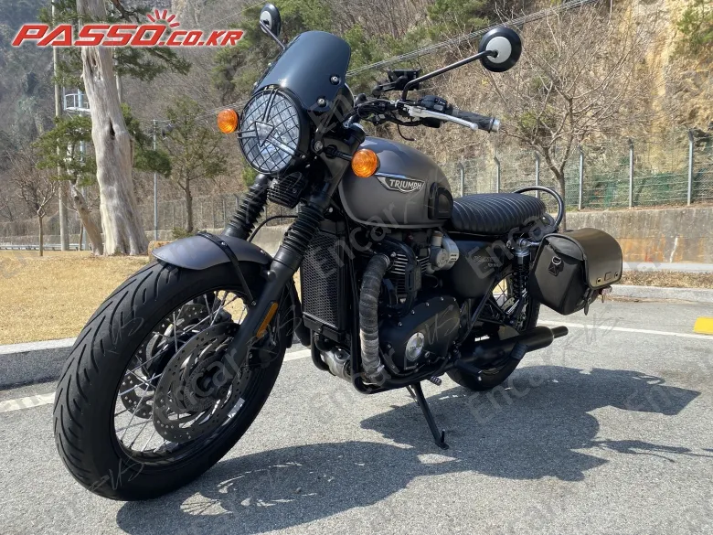 Triumph Bonneville T120 - фото 1