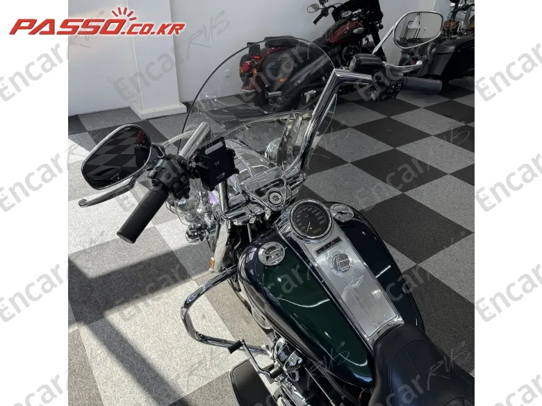 Harley-Davidson Flhr - фото 3