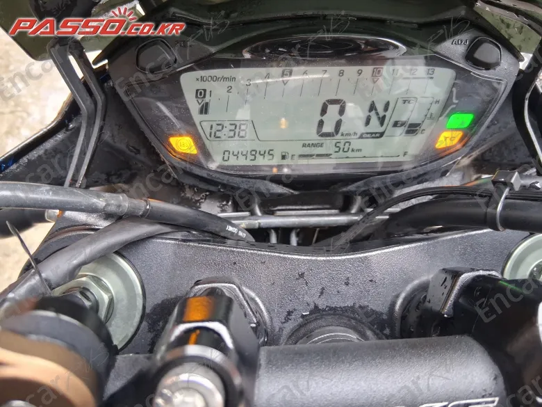 SUZUKI GSX 750 - фото 4