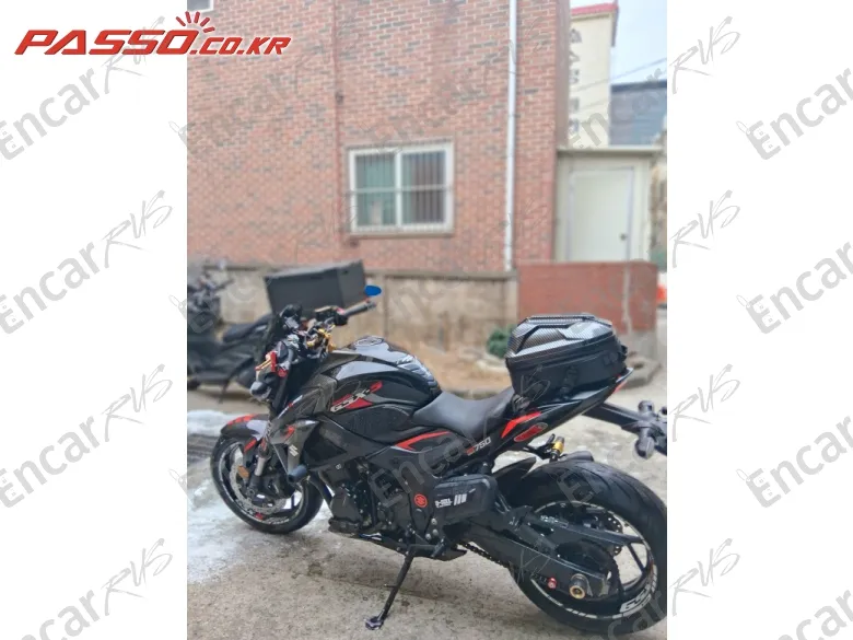 SUZUKI GSX 750 - фото 5