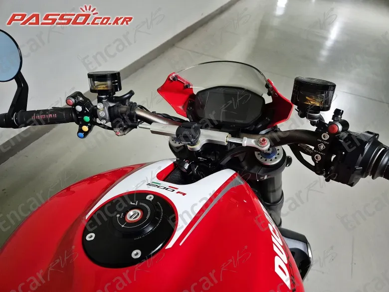 Ducati Monster 1200 R - фото 3