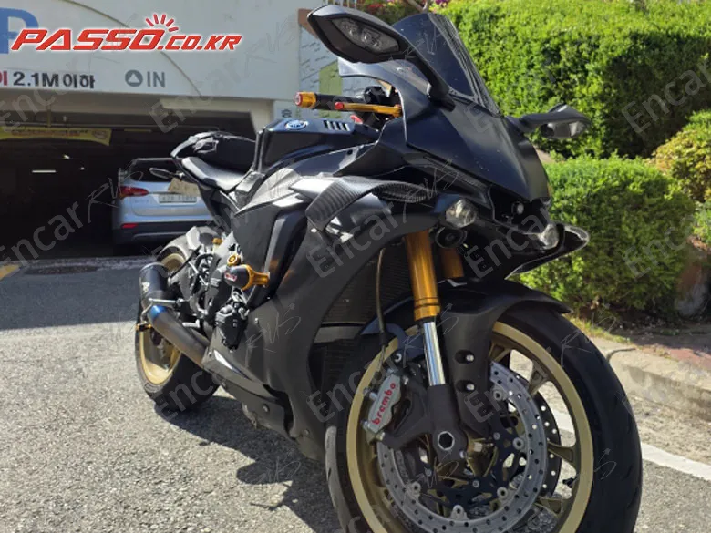 Yamaha Yzf R1 - фото 0