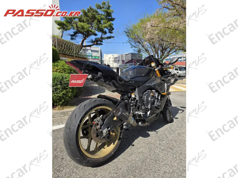 Yamaha Yzf R1 - фото 2