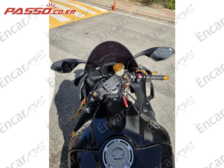 Yamaha Yzf R1 - фото 3