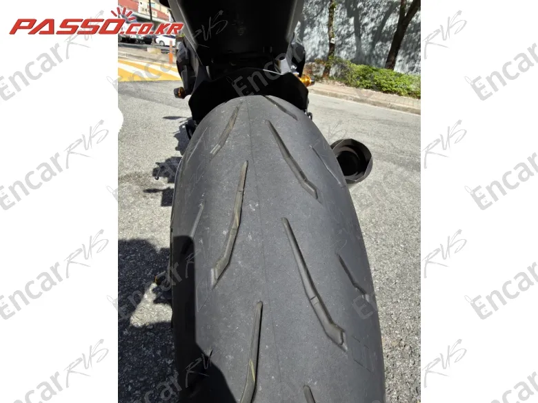 Yamaha Yzf R1 - фото 5