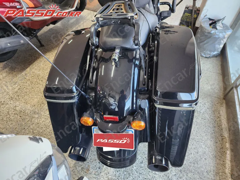 HARLEY-DAVIDSON FLHXS STREET GLIDE SPECIAL - фото 2