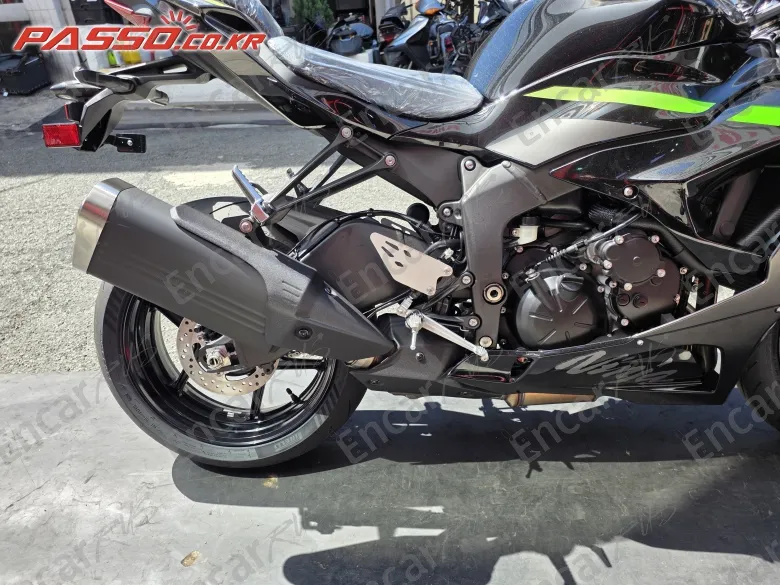 Kawasaki Zx 6 R - фото 6