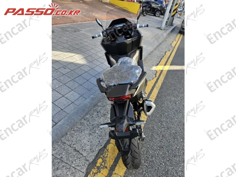 Honda Forza 750 - фото 2