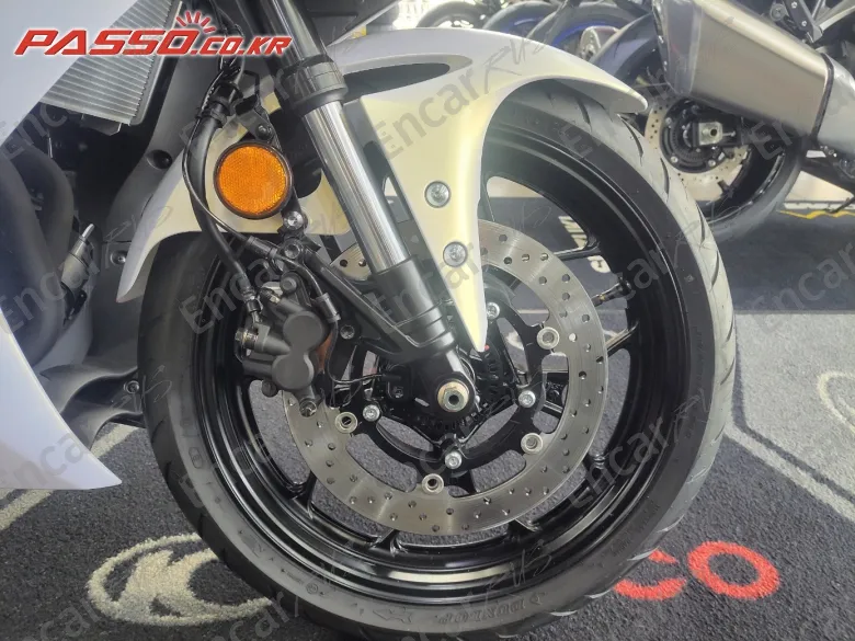 Yamaha Yzf R3 - фото 5