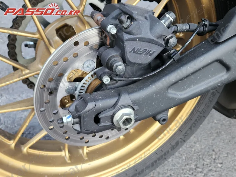 Kawasaki Z 650 Rs Abs - фото 6