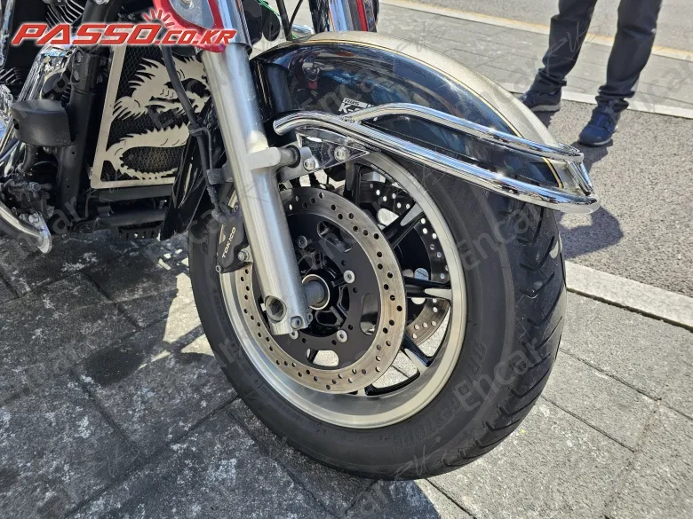 KAWASAKI VULCAN 1700 NOMAD - фото 3