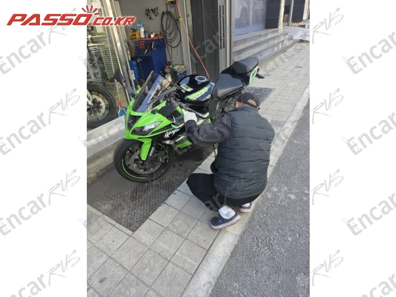 Kawasaki Zx 6 R - фото 1