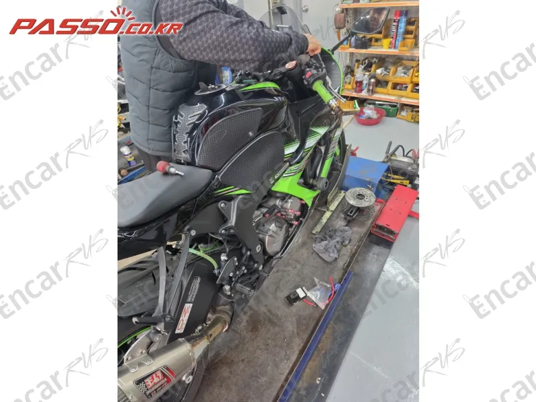 Kawasaki Zx 6 R - фото 3