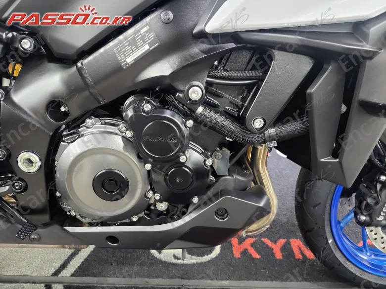 Suzuki Gsx S 1000 Gx - фото 4