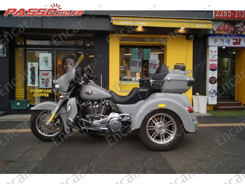 Harley-Davidson Flhtcutg Tri Glide Ultra Classic - фото 1