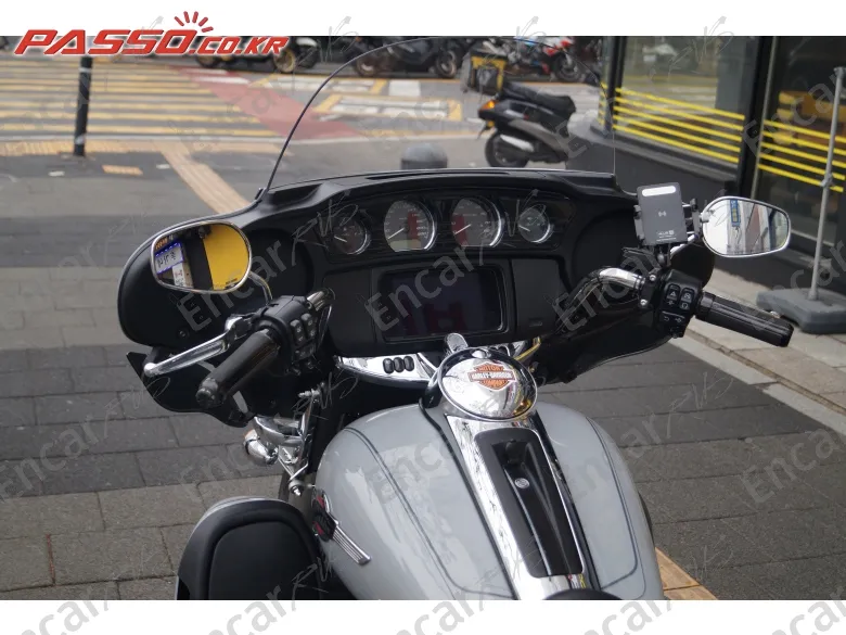 Harley-Davidson Flhtcutg Tri Glide Ultra Classic - фото 3