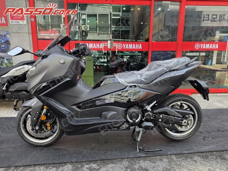 YAMAHA T MAX 560 - фото 1
