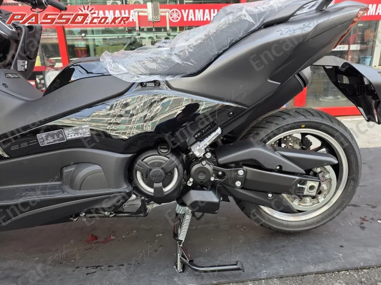 YAMAHA T MAX 560 - фото 4