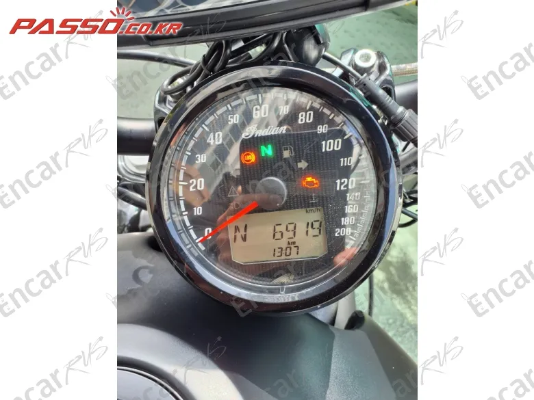 Indian Scout Bobber - фото 5