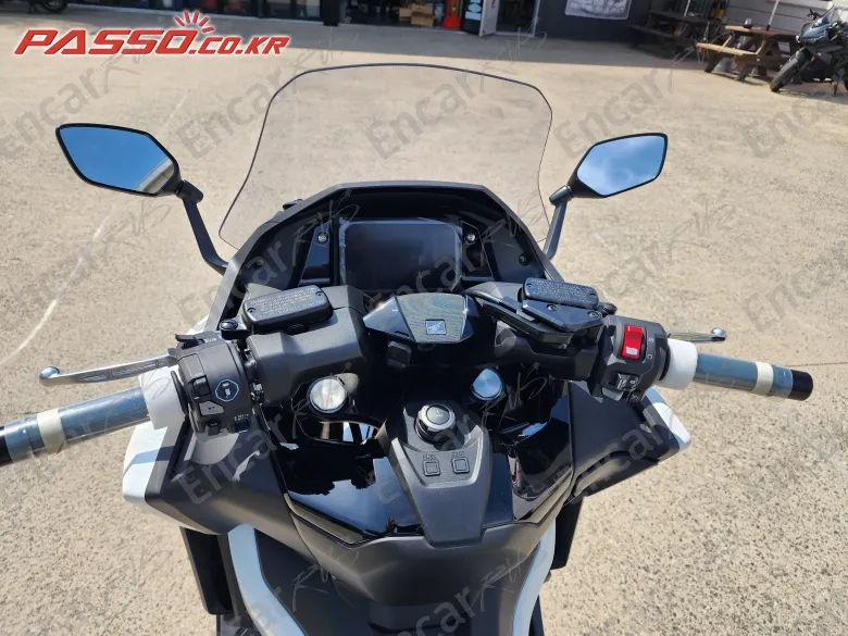 Honda Forza 750 - фото 3