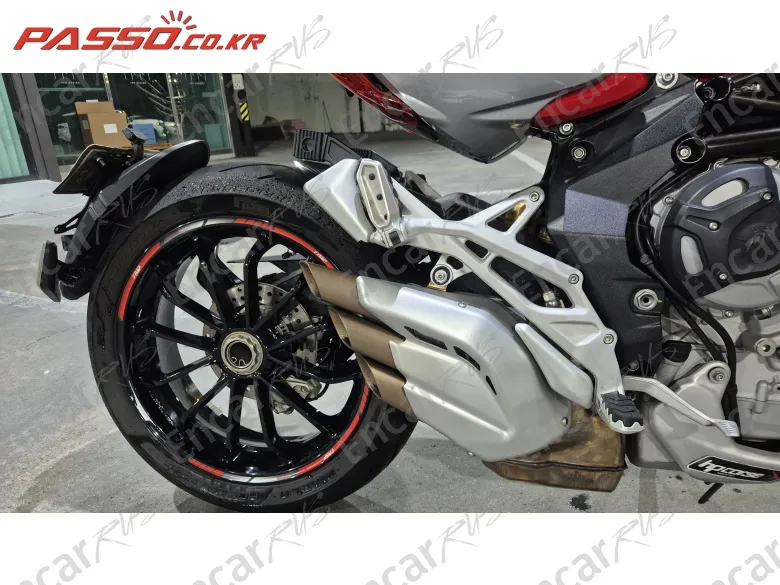 Mv Agusta Stradale 800 - фото 6
