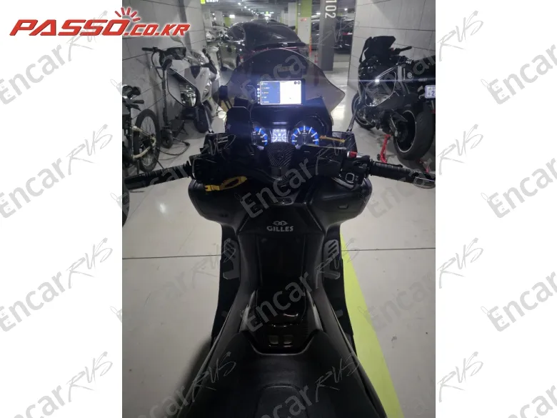 YAMAHA T MAX 560 - фото 3