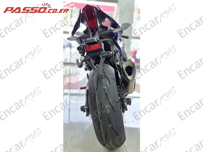 Yamaha Yzf R1 - фото 2