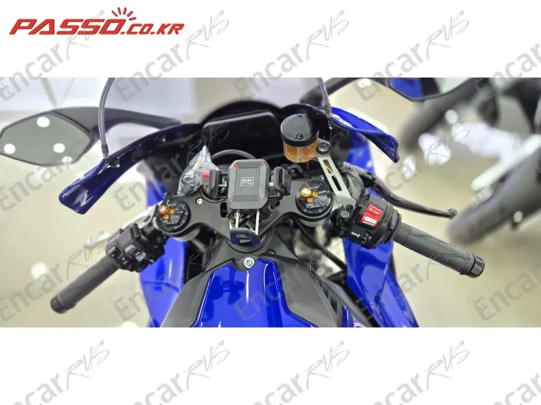 Yamaha Yzf R1 - фото 3