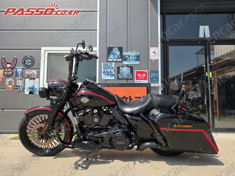 HARLEY-DAVIDSON ROAD KING SPECIAL - фото 1