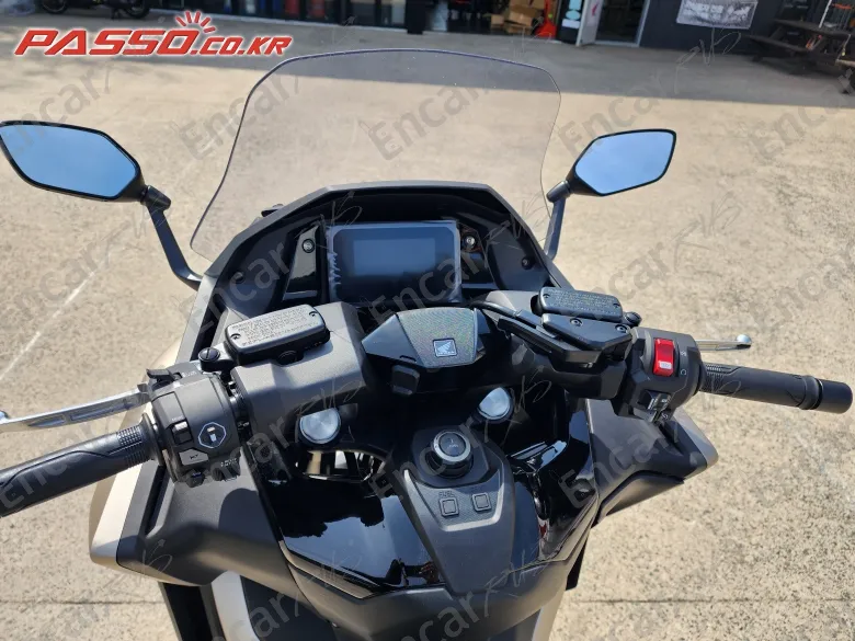 Honda Forza 750 - фото 3