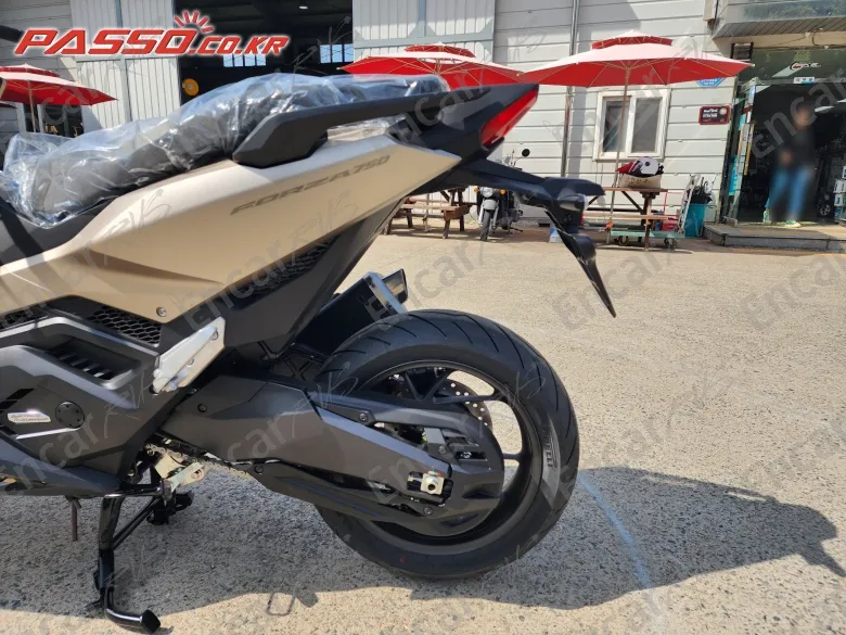 Honda Forza 750 - фото 4