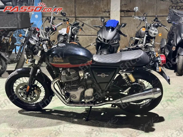 Royal Enfield Interceptor 650 - фото 1