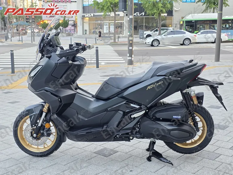 Honda Adv 350 - фото 1