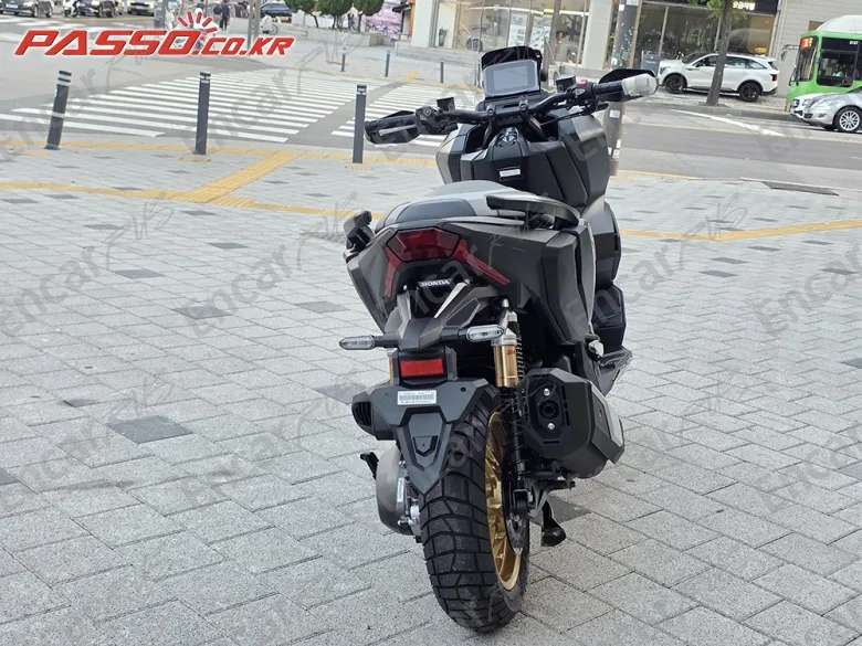 Honda Adv 350 - фото 2