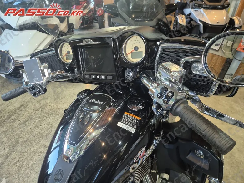 Indian Chief Roadmaster - фото 3