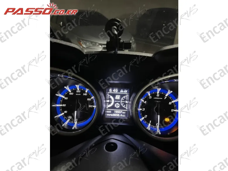 YAMAHA T MAX 560 - фото 3