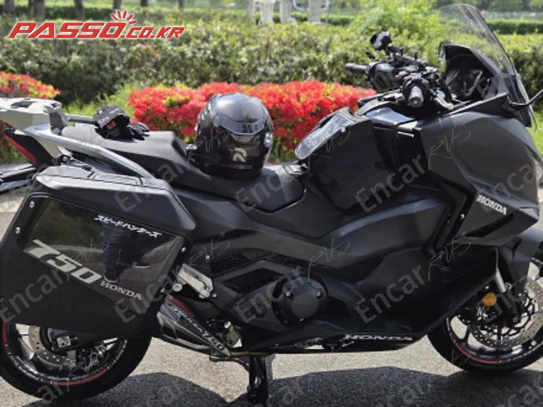 Honda Forza 750 - фото 0