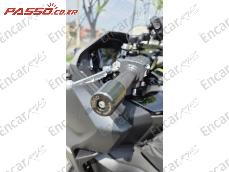 Honda Forza 750 - фото 3