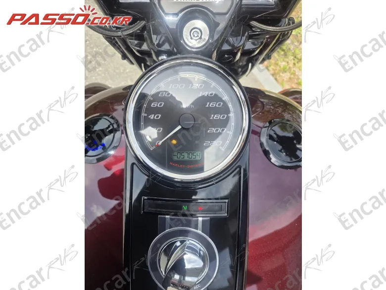 HARLEY-DAVIDSON ROAD KING SPECIAL - фото 6