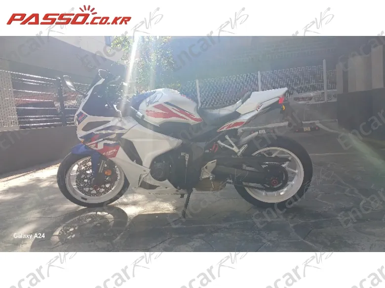 HONDA CBR 650 R ABS - фото 1